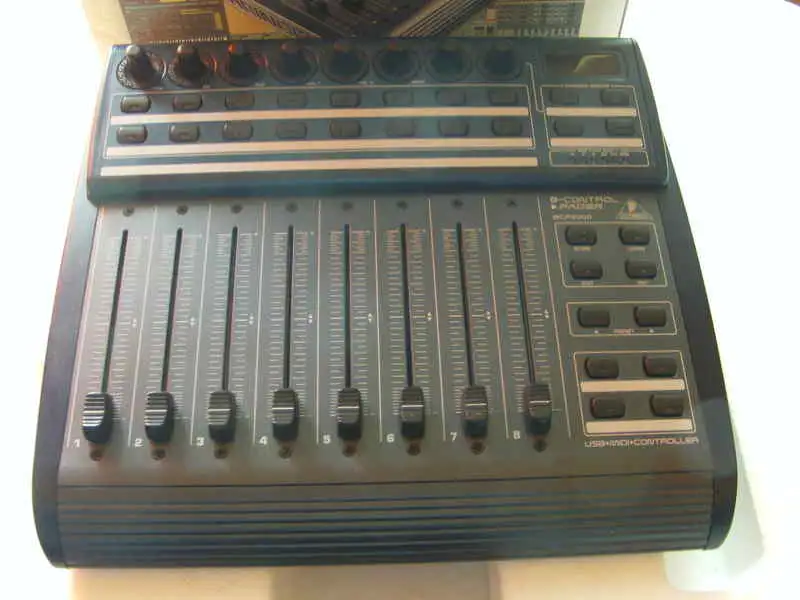 Behringer BCR 2000 +BCF2000 Usb Interface Tarjeta de sonido
