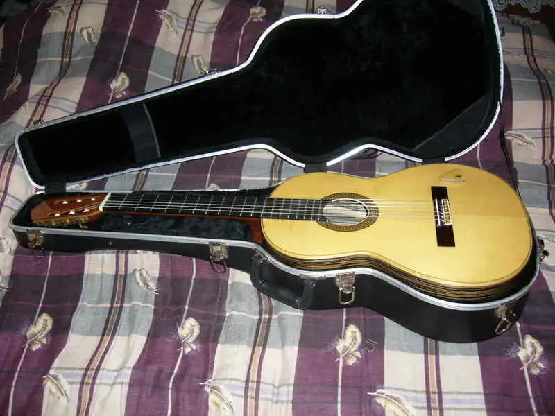  B 30 Klassiche Gitarre