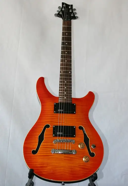  2688 AE-623 Guitarra eléctrica