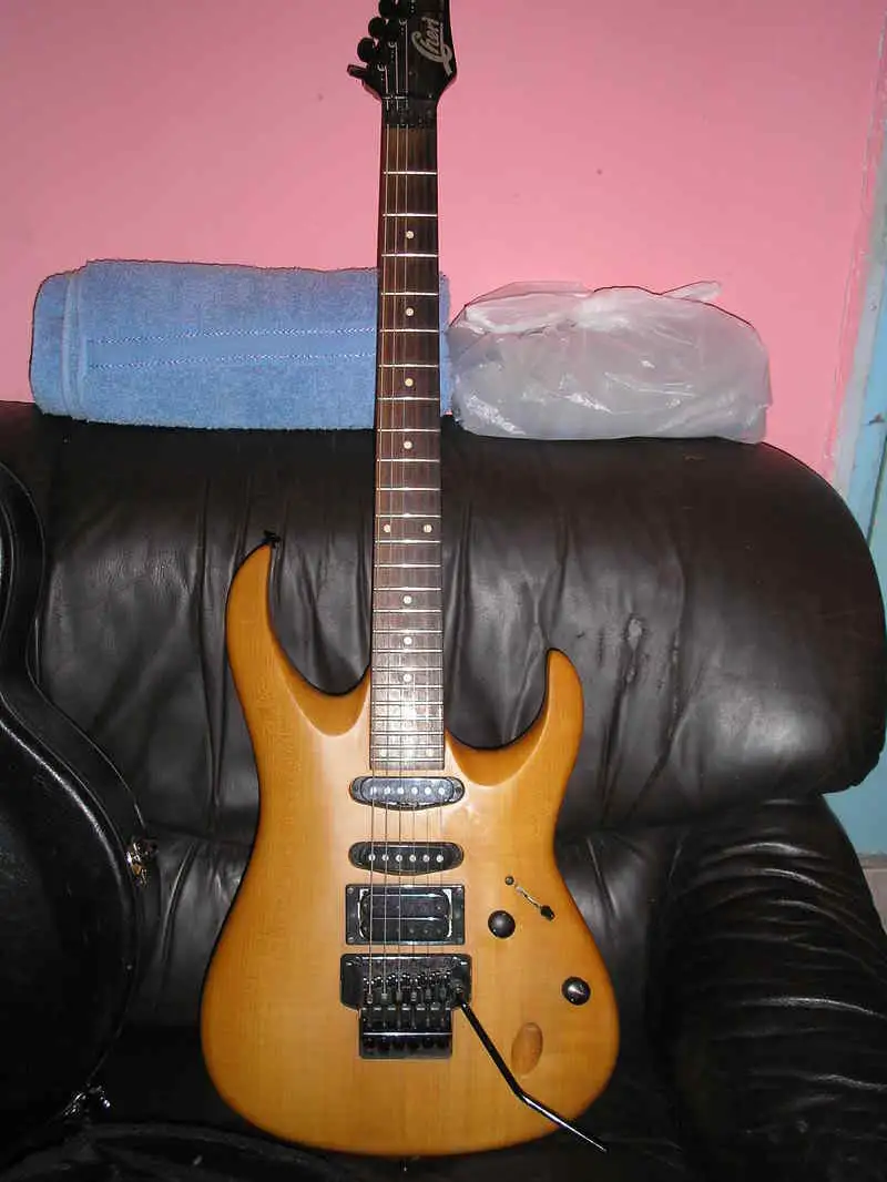  Floyd Rose Elektromos gitár