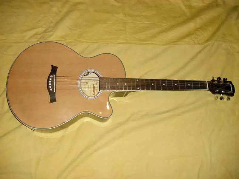 Uniwell CA-02 CEQ Elektroakusztikus gitár