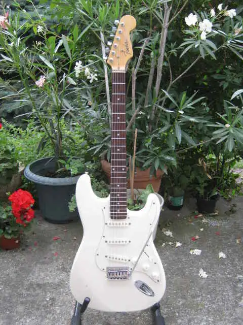 Levin Stratocaster Elektromos gitár