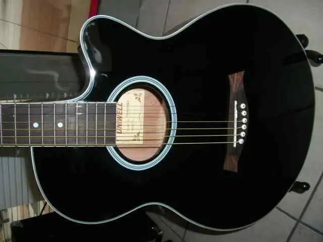 Uniwell CS-33CEQ Elektroakusztikus gitár