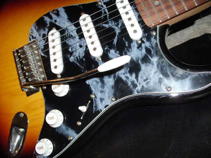 Baltimore by Johnson Olcsón, ajándék hevederrel E-Gitarre