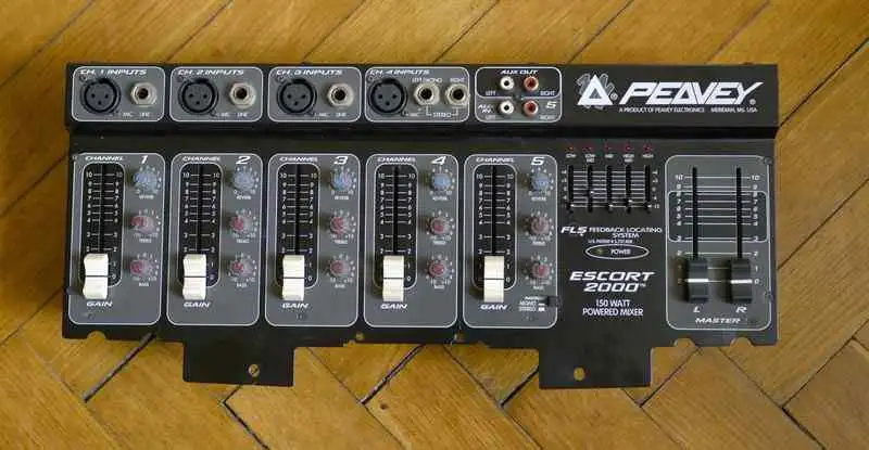 Peavey Escort 2000 Mezclador amplificador