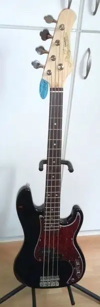 Jack and Danny Brothers JD PB Mini Bass guitar [January 24, 2024, 2:04 pm]