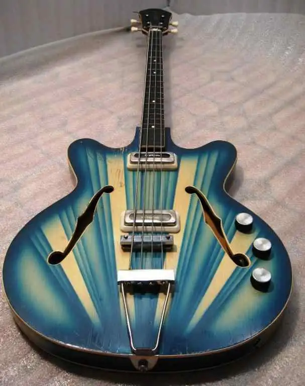 Orfeus Felújításra szoruló, rossz állapotú Basszusgitár