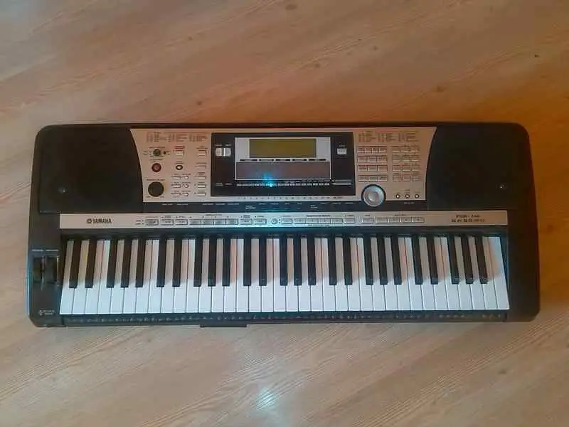 YAMAHA PSR 740 Szintetizátor
