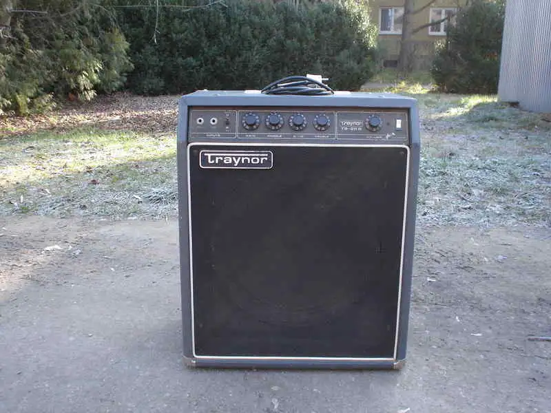  TS-25 B Combo de bajo