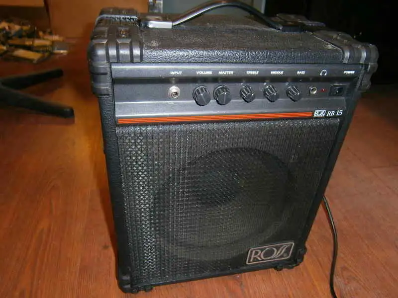 Ross RB 15 Basszuskombó