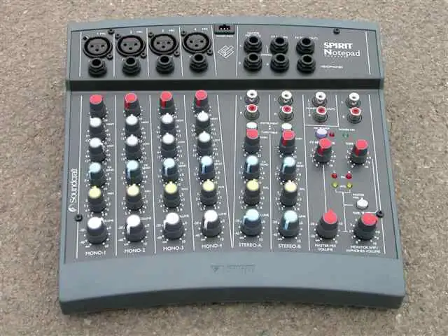 Soundcraft Spirit Folio Notepad Mesa de mezclas en venta