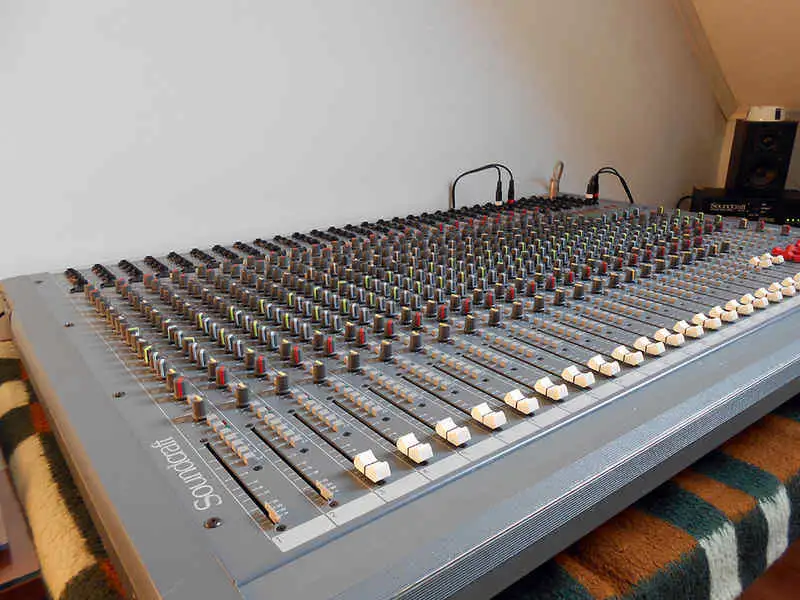 Soundcraft Spirit Studio 24-8-2 Keverőpult