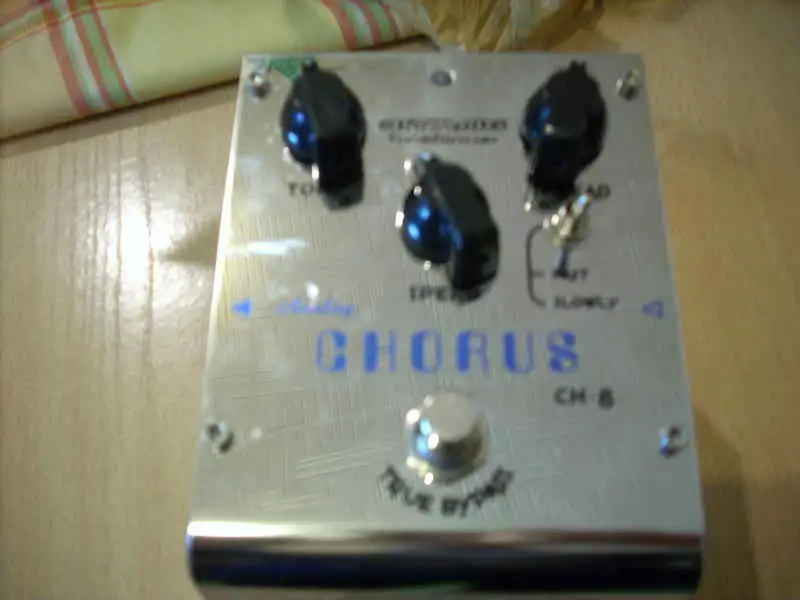 Biyang CH - 8 Effekt pedál