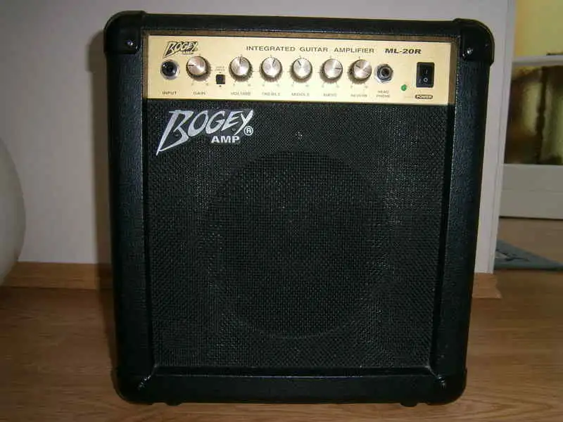  ML-20 R Gitárkombó