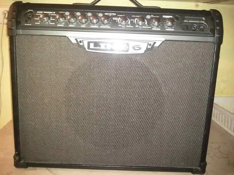 Line6 Kombó Akusztikus gitárerősítő