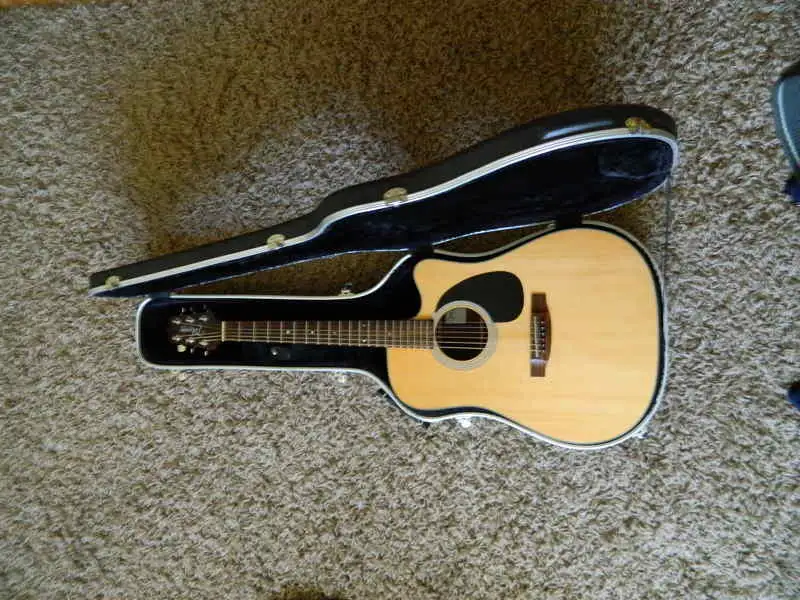 Takamine EG320C Elektroakusztikus gitár