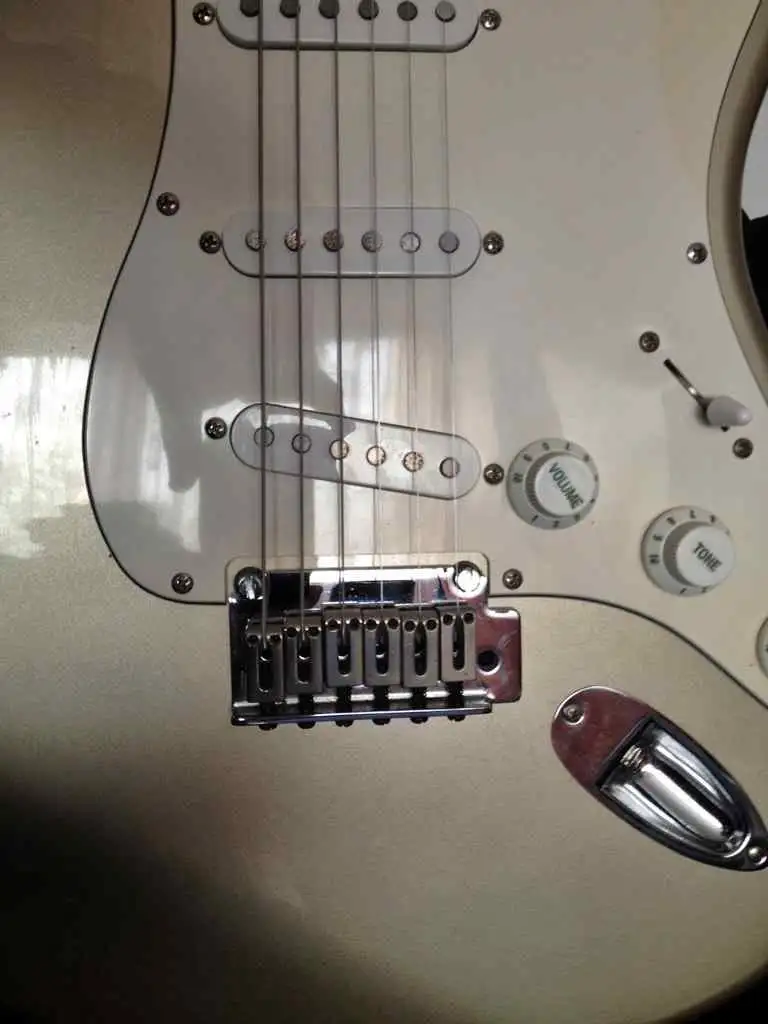 Squier Standart  20th Anniversary Guitarra eléctrica