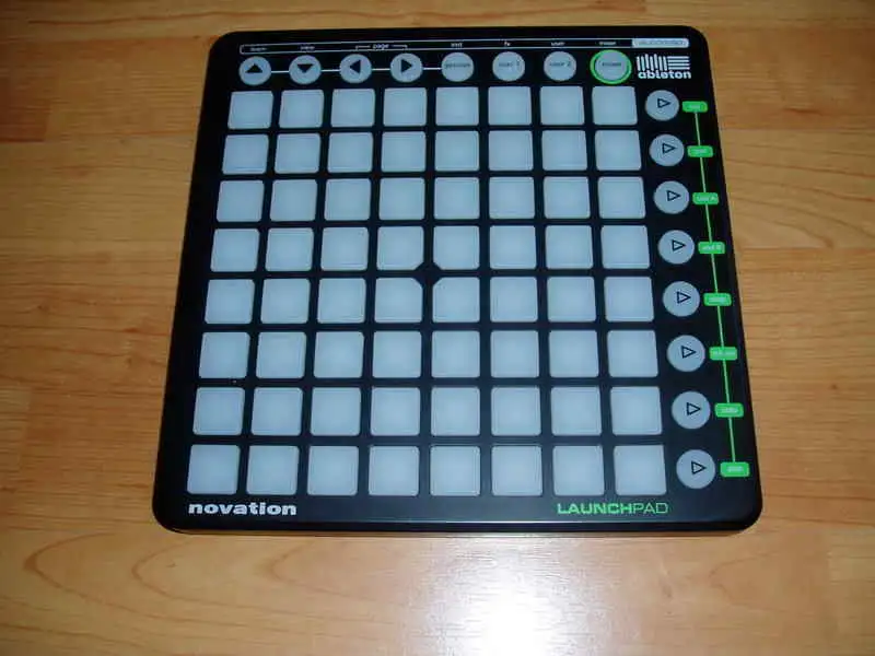  Novation Pocitový tanier gramofónu