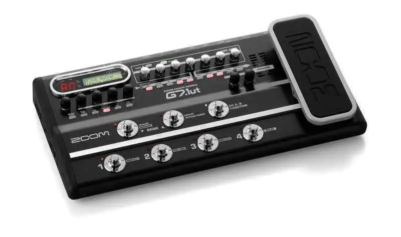 Zoom G7.1ut Előfokcsöves multieffekt