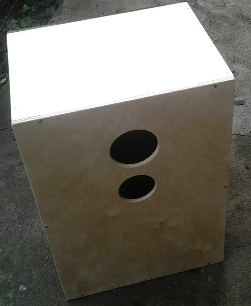 - Sodronyos pergőcajon Cajon