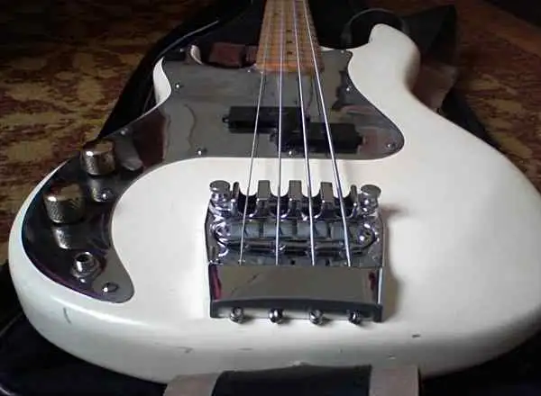 YAMAKI Precision Balkezes basszusgitár