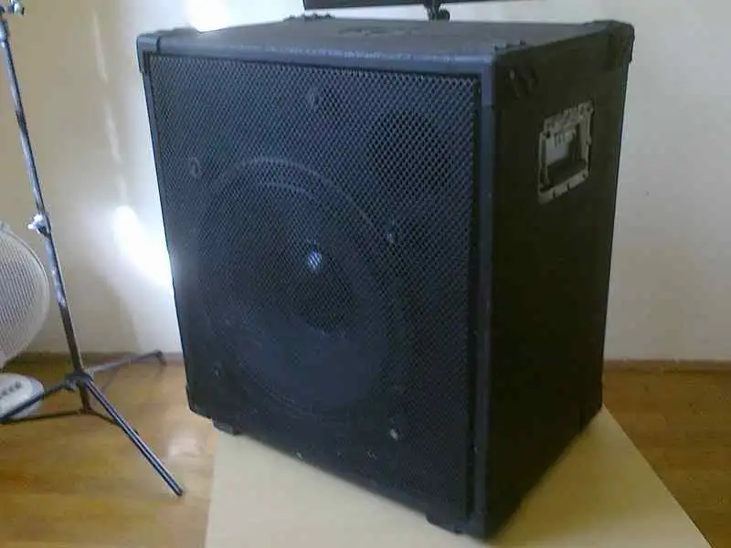JBL 1x15 -JBL1500 -csere is Basszus láda