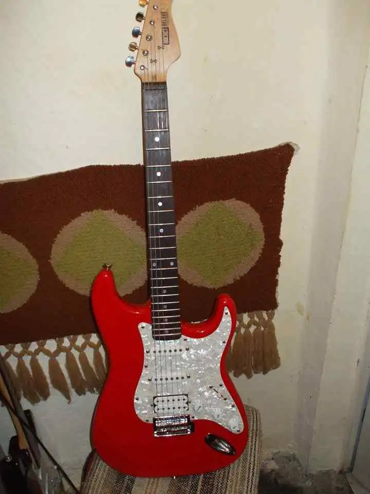  Csere is Elektrická gitara