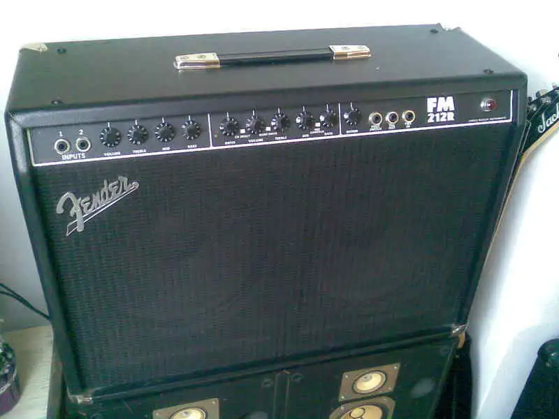 Fender FM 212R Gitarrecombo
