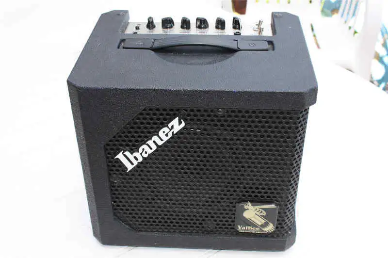 Ibanez Valbee Combo de guitarra