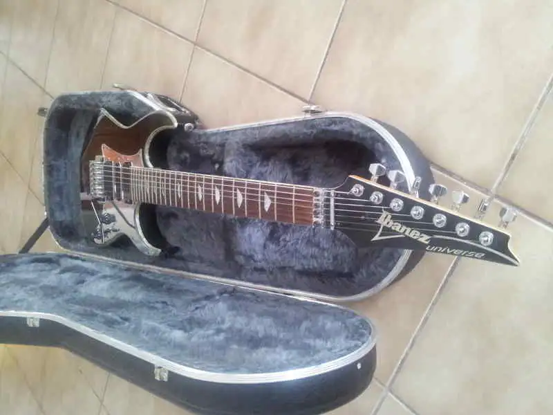 Ibanez Universe UV777BK Electric guitar