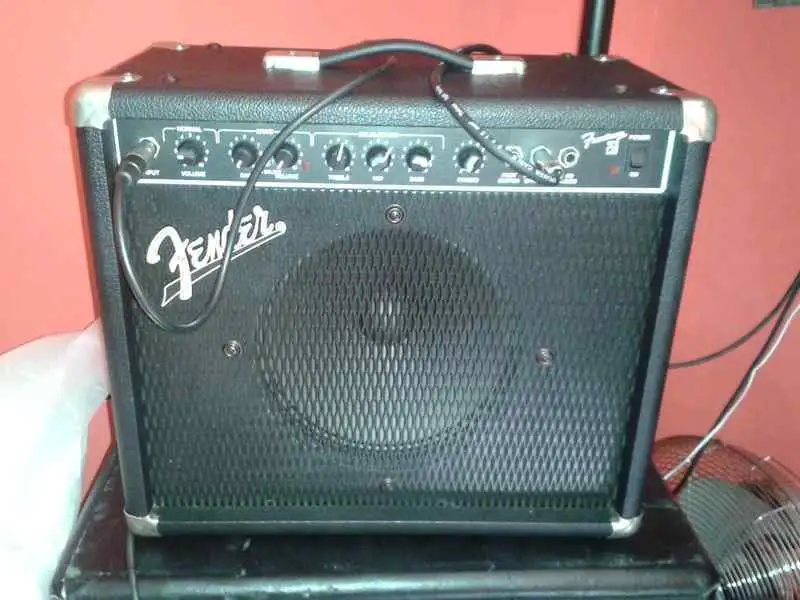 Fender Frontman 25R Combo de guitarra