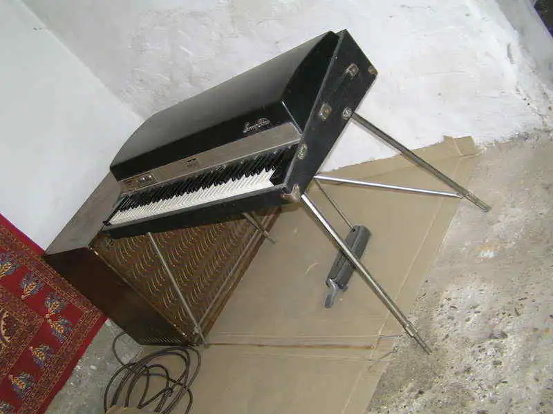 Rhodes Mark-I SeventyThree Zongora