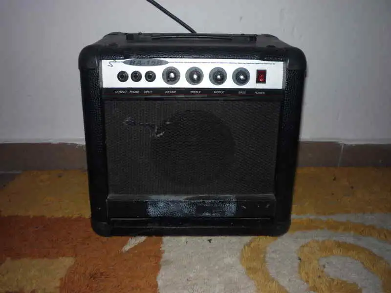 Baltimore BA-15B Basszuskombó