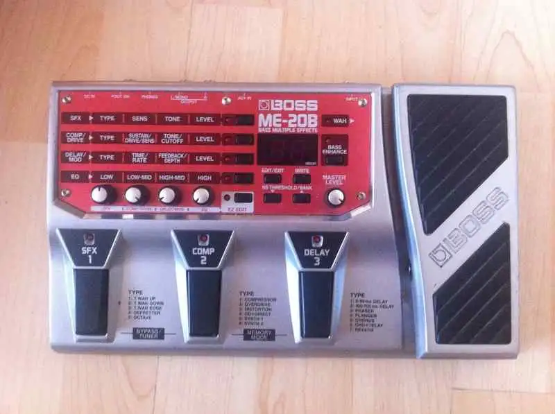 BOSS Me-20b Bass Multi-Effekt