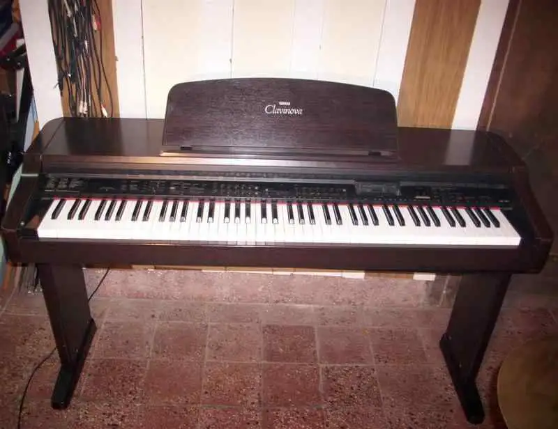 YAMAHA Clavinova CVP-83S Digital piano
