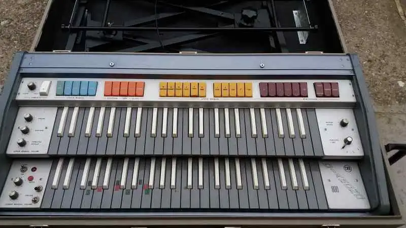 Diamond CRB 800 Keyboard amplifier