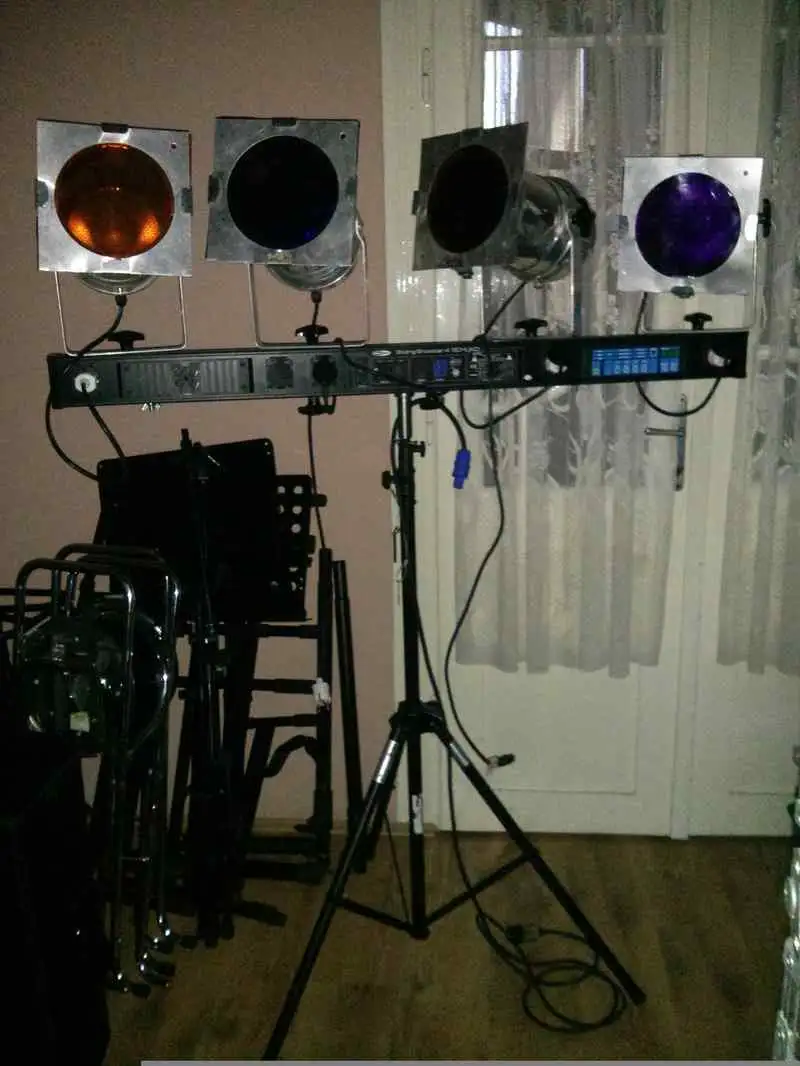  Showbar 4 Powercon Slide Light contorller