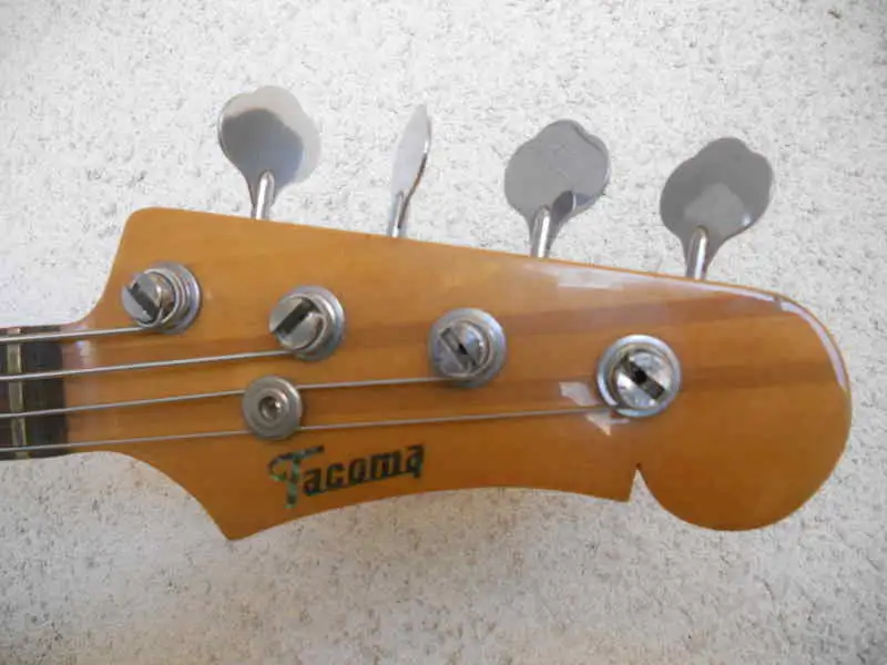 TACOMA  Basgitara