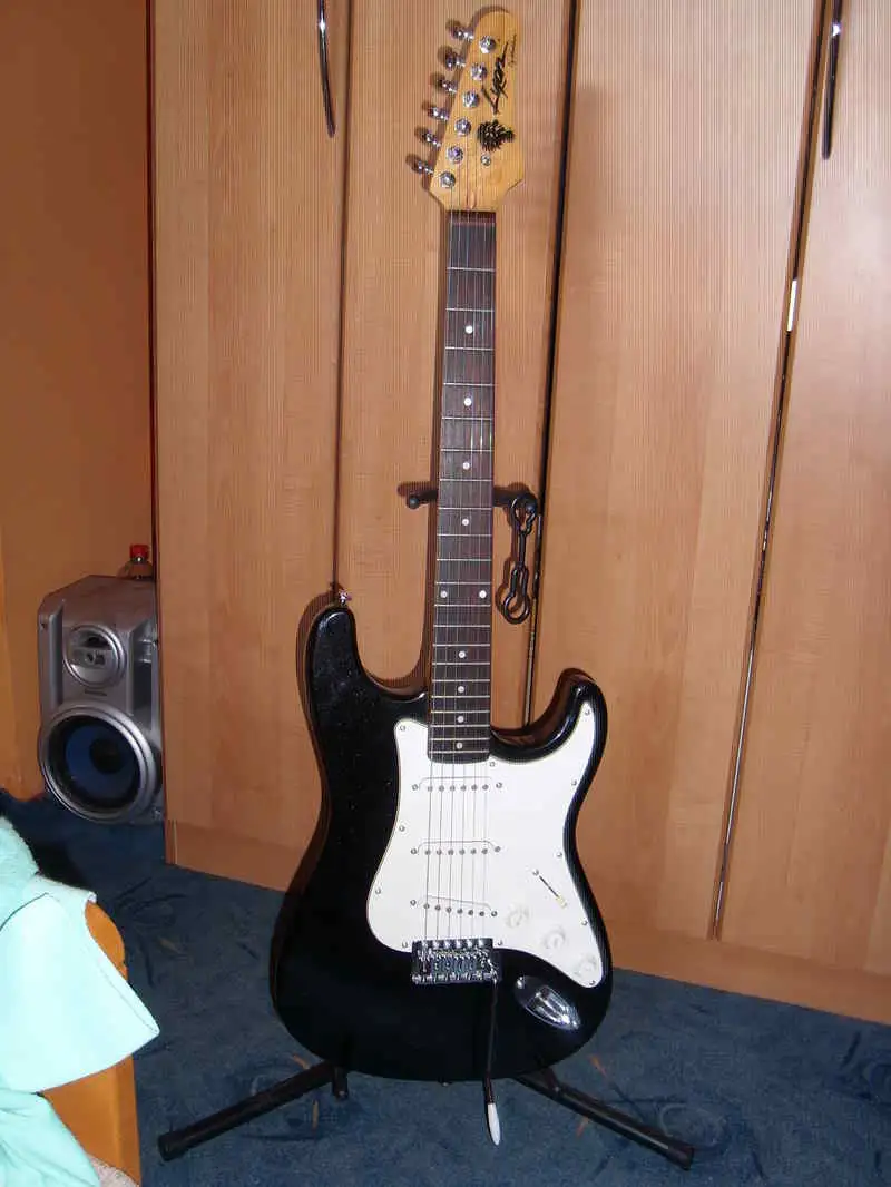 Lyon by Washburn LE-10MBK Elektromos gitár
