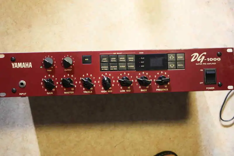 YAMAHA DG 1000 guitar pre amplifier Preamp for sale - Nagyatád