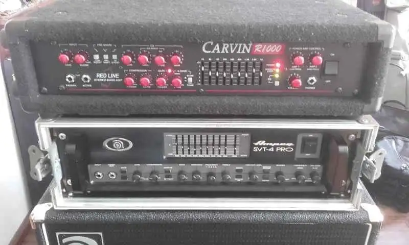 Carvin R1000 Bass guitar amplifier