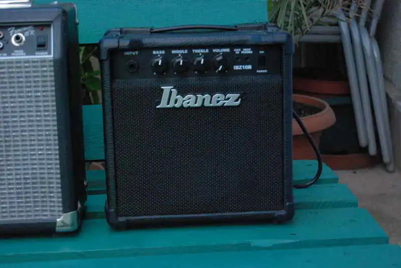 Ibanez IBZ 10b Bass guitar combo amp