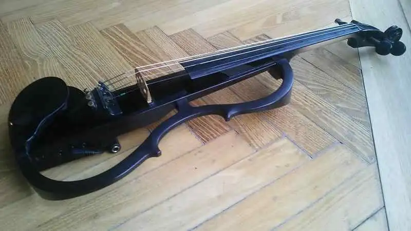 YAMAHA SV120BL Elektromos hegedű