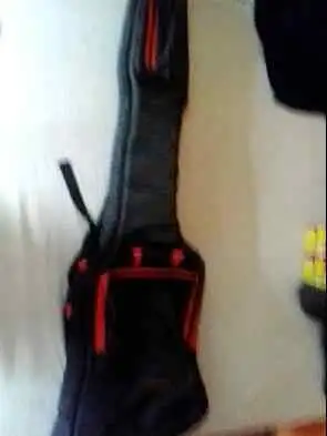 -  Basszusgitár tok