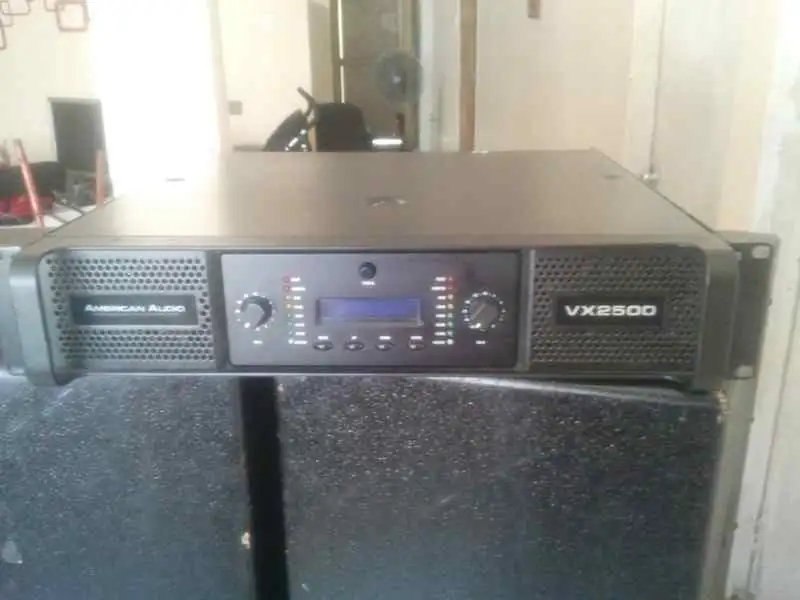  VX-2500 Power amplifier