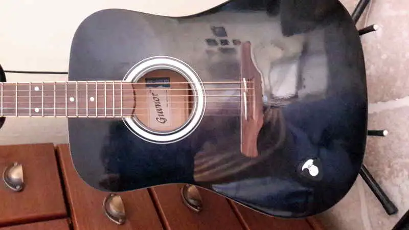  G Balkezes elektroakusztikus gitár