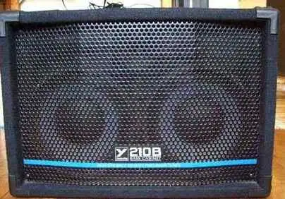 Yorkville 210B Bass Truhe