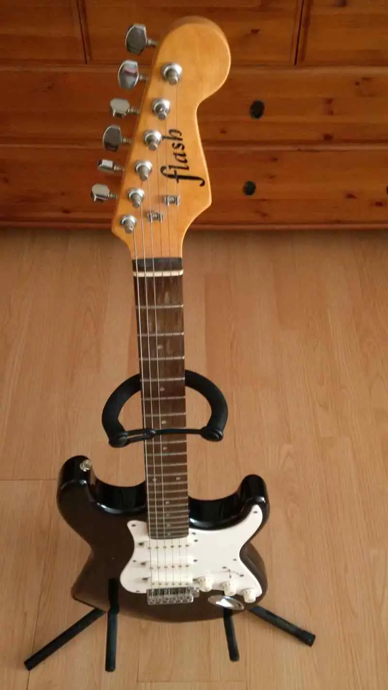  Stratocaster 80 Electric guitar
