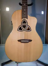 Luna Trinity Parlour Elektro-Akkustik Guitarre [August 26, 2020, 11:58 am]
