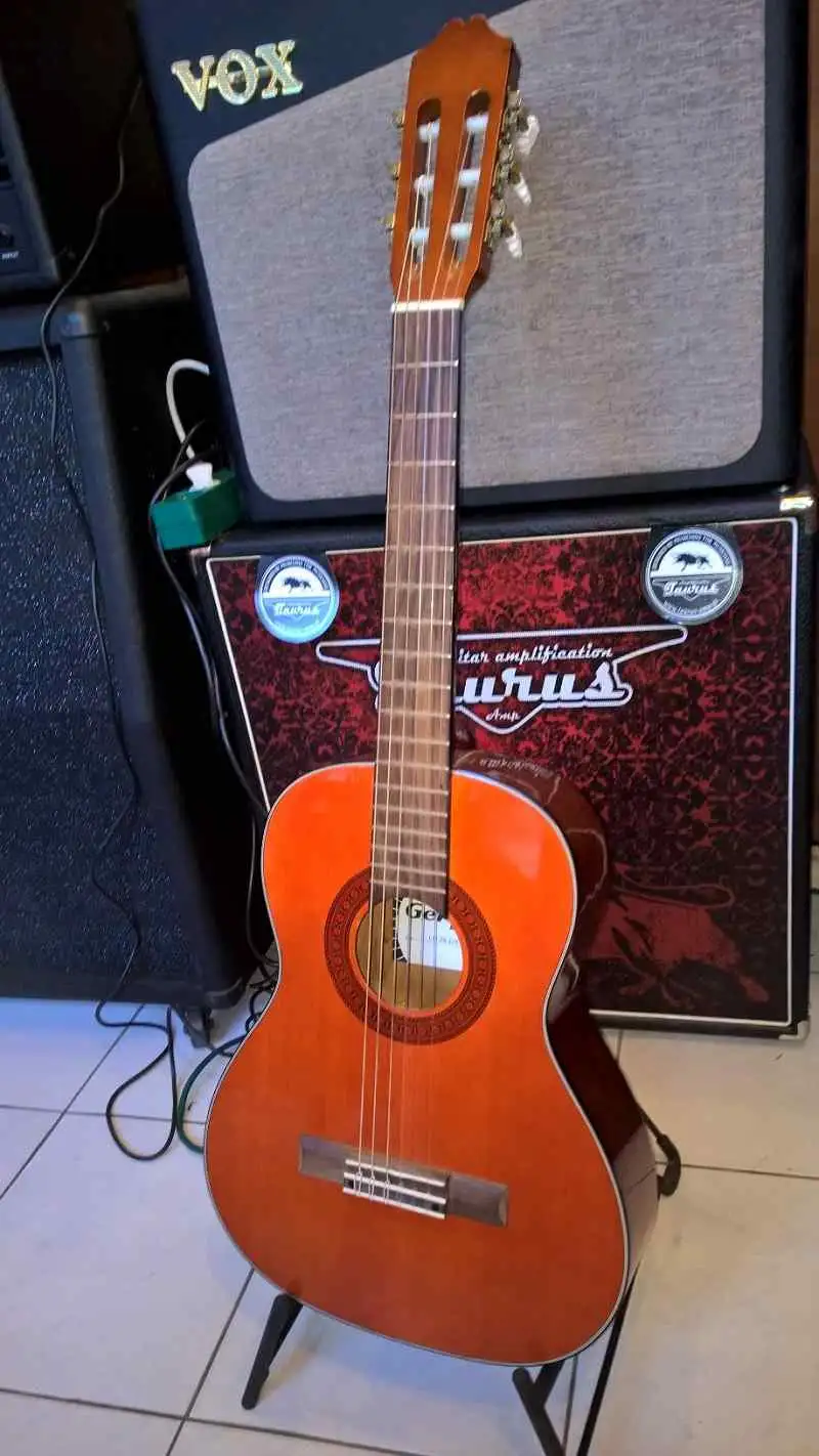  LC-28 Klasszikus gitár